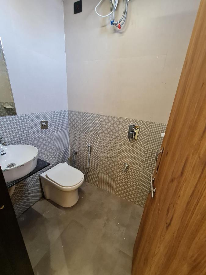 Hotel Nova Palm راجكوت المظهر الخارجي الصورة