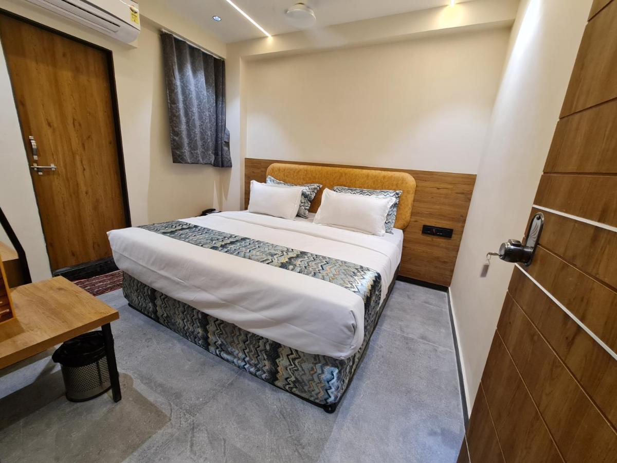 Hotel Nova Palm راجكوت المظهر الخارجي الصورة