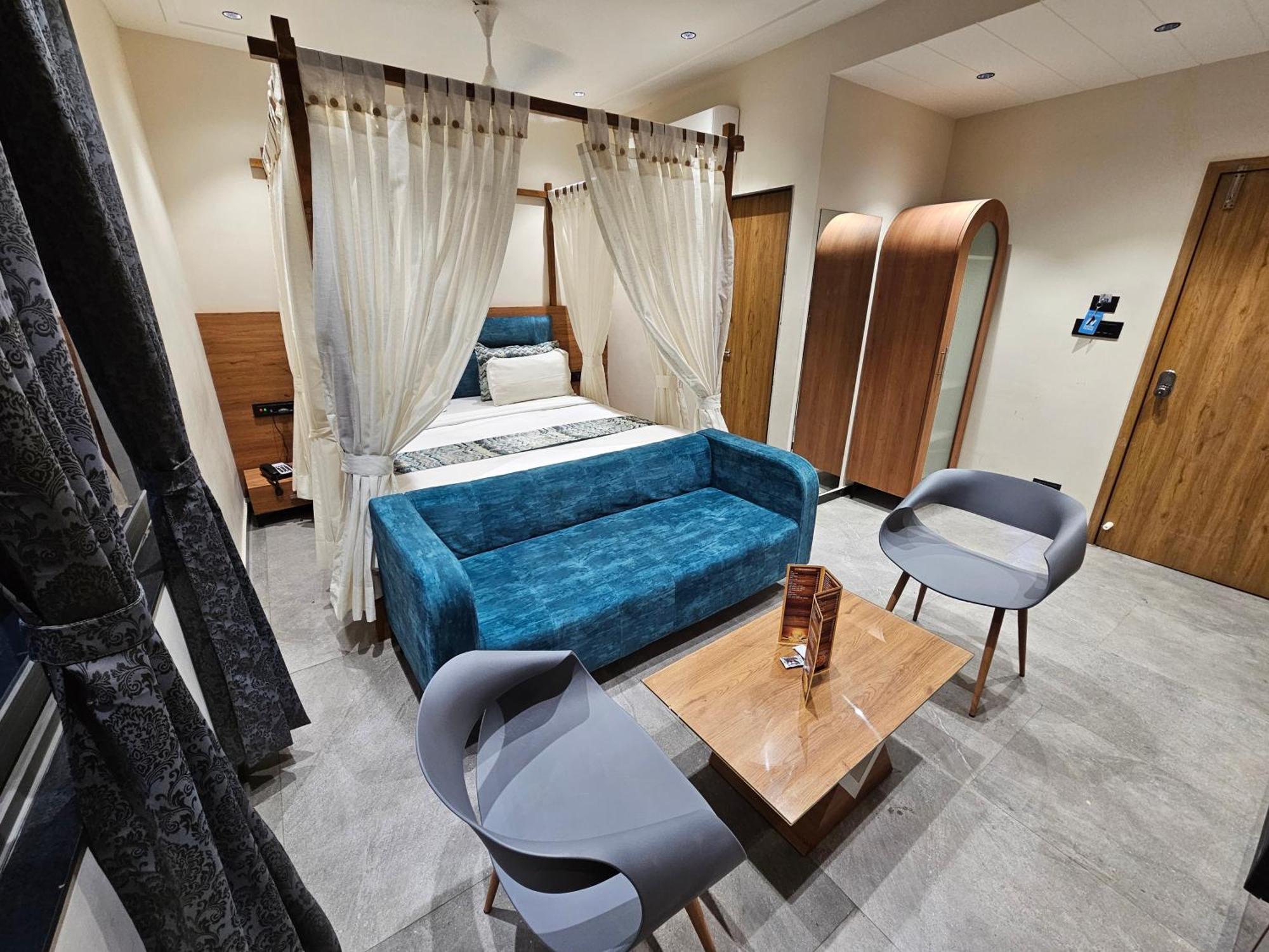 Hotel Nova Palm راجكوت المظهر الخارجي الصورة