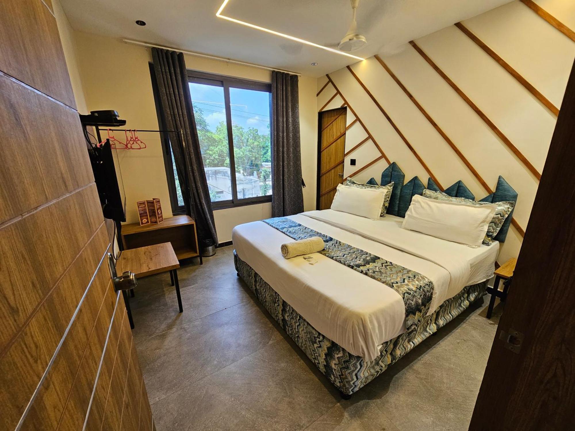 Hotel Nova Palm راجكوت المظهر الخارجي الصورة