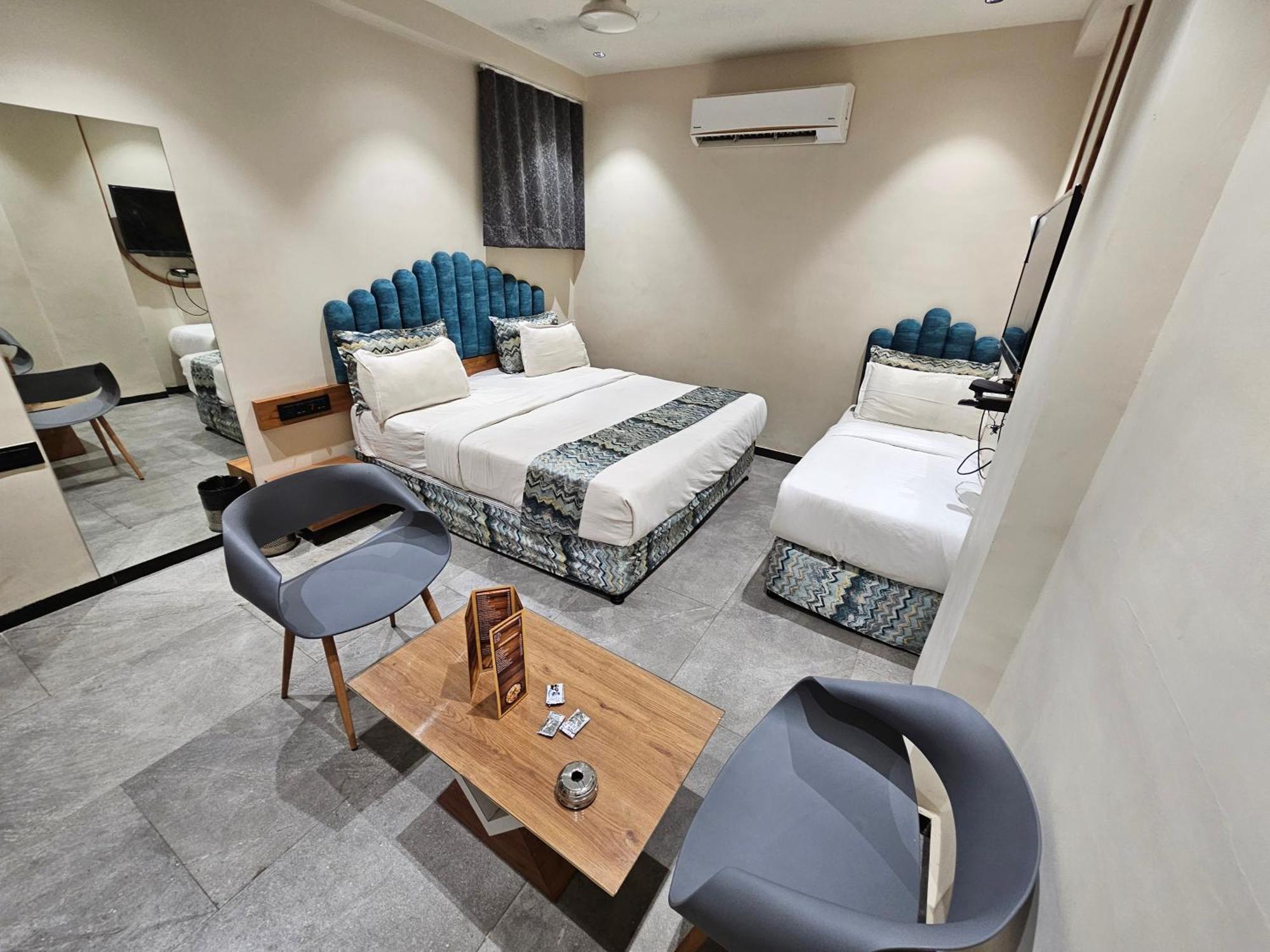 Hotel Nova Palm راجكوت المظهر الخارجي الصورة