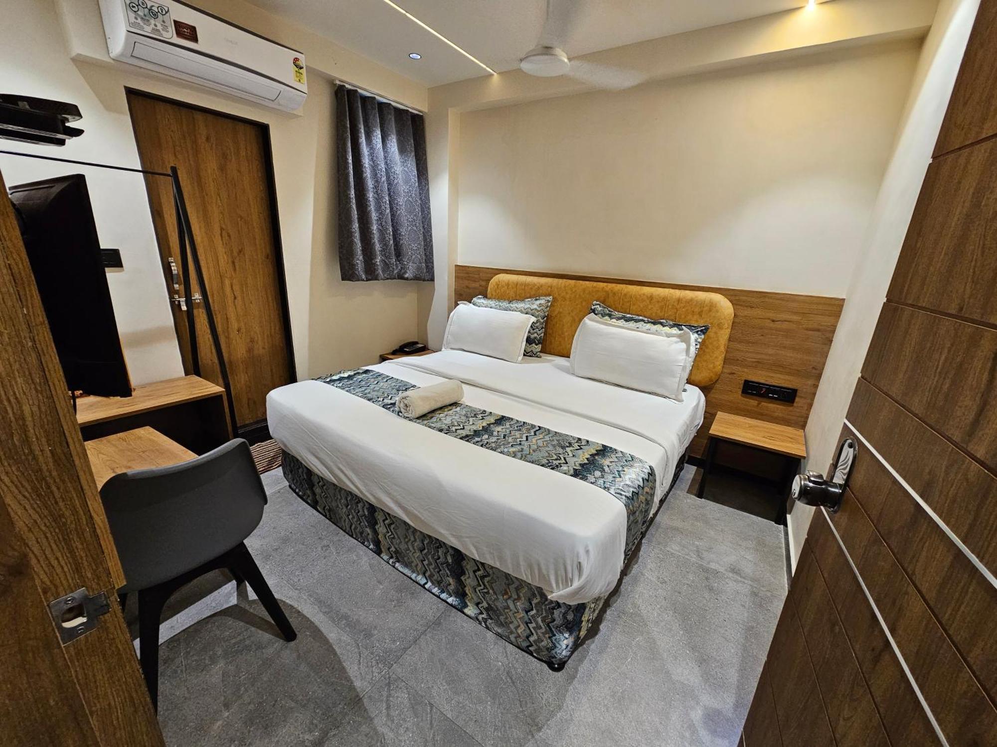 Hotel Nova Palm راجكوت المظهر الخارجي الصورة