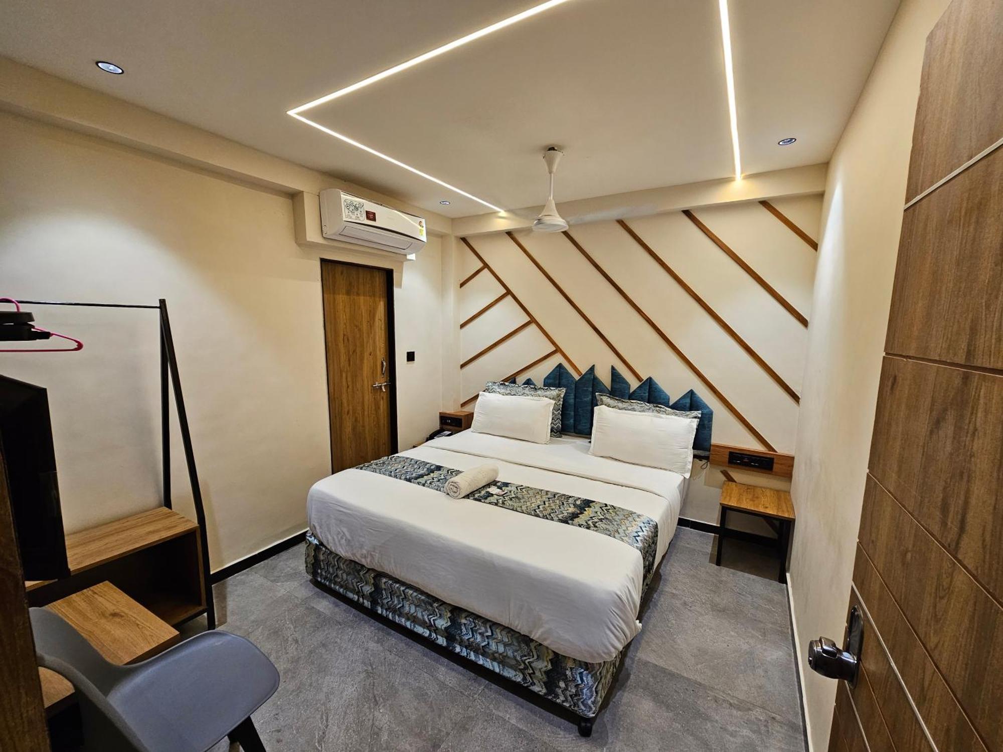 Hotel Nova Palm راجكوت المظهر الخارجي الصورة